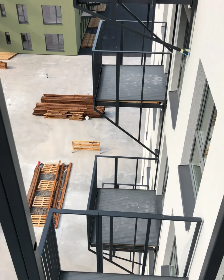 Rõdukatte paigaldus PU vedelkattega kortermaja rõdule