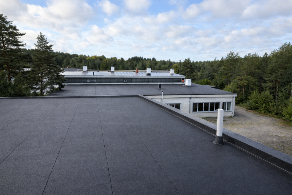 Lamekatuse paigaldus Harjumaal – PVC , SBS , vedelplast (PU) lamekatus